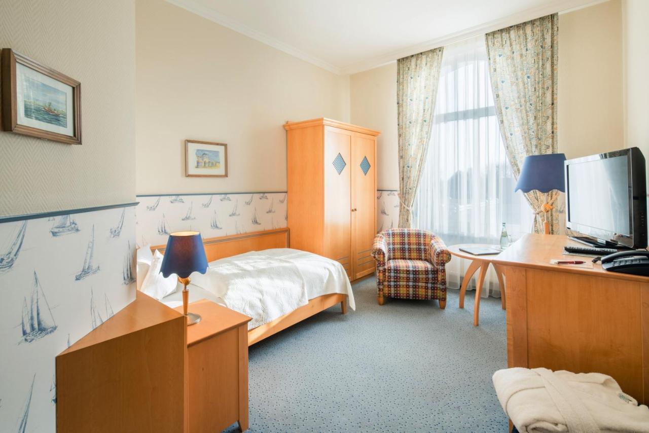 Inselhotel Vierjahreszeiten บอร์คุม ภายนอก รูปภาพ